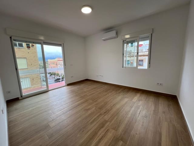 3 slaapkamer Flat te koop in Ciudad Jardín, Córdoba stad - € 229.900 (Ref: 9881999)