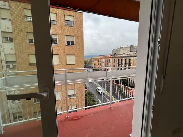 3 slaapkamer Flat te koop in Ciudad Jardín, Córdoba stad - € 229.900 (Ref: 9881999)