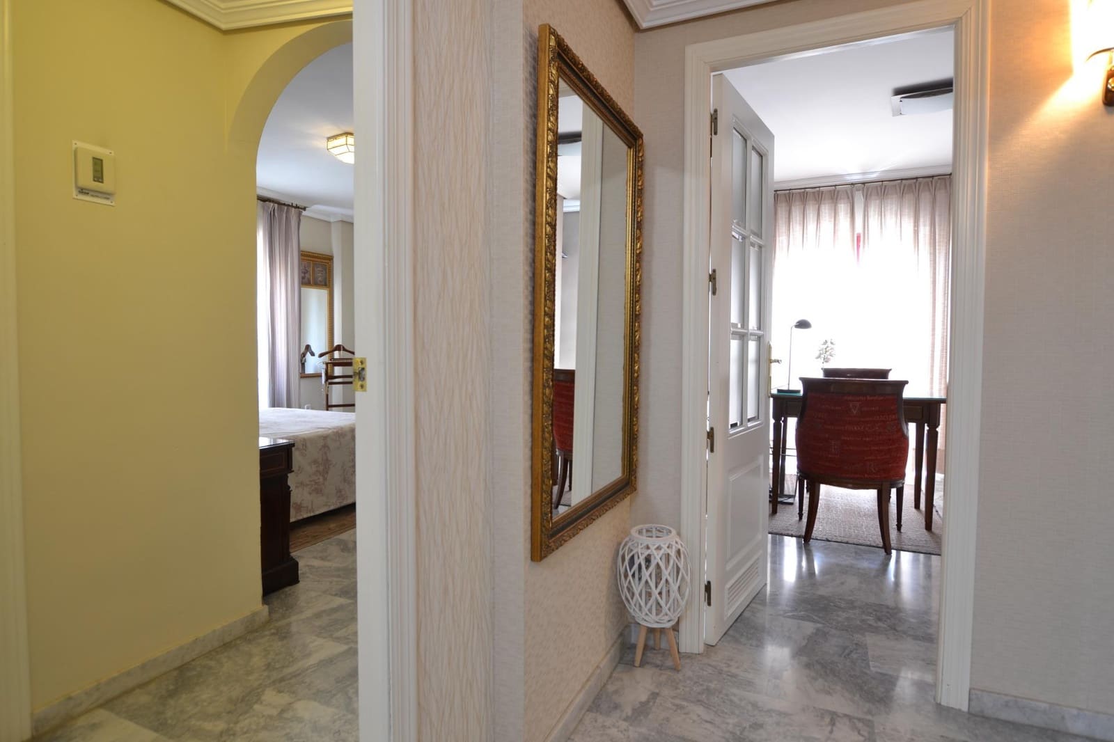 5 bedroom Flat for sale in Cordoba city with garage - € 370,000 (Ref: 9890475)