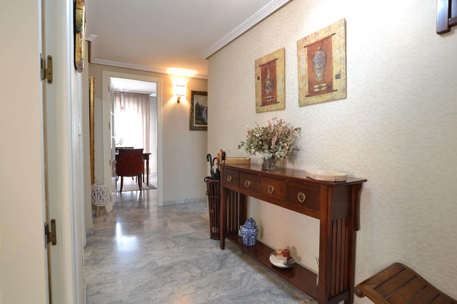 5 bedroom Flat for sale in Cordoba city with garage - € 370,000 (Ref: 9890475)
