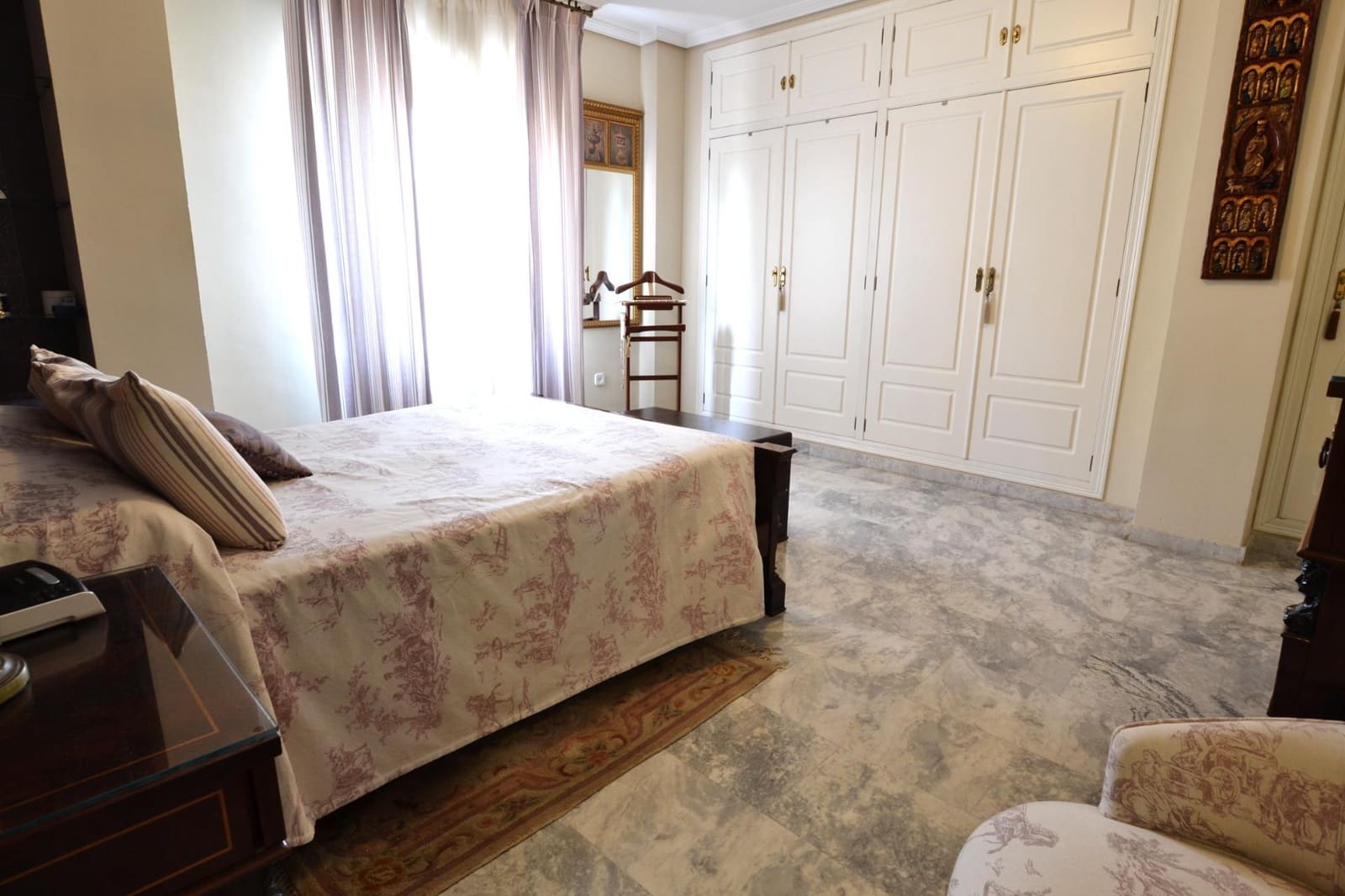 5 bedroom Flat for sale in Cordoba city with garage - € 370,000 (Ref: 9890475)