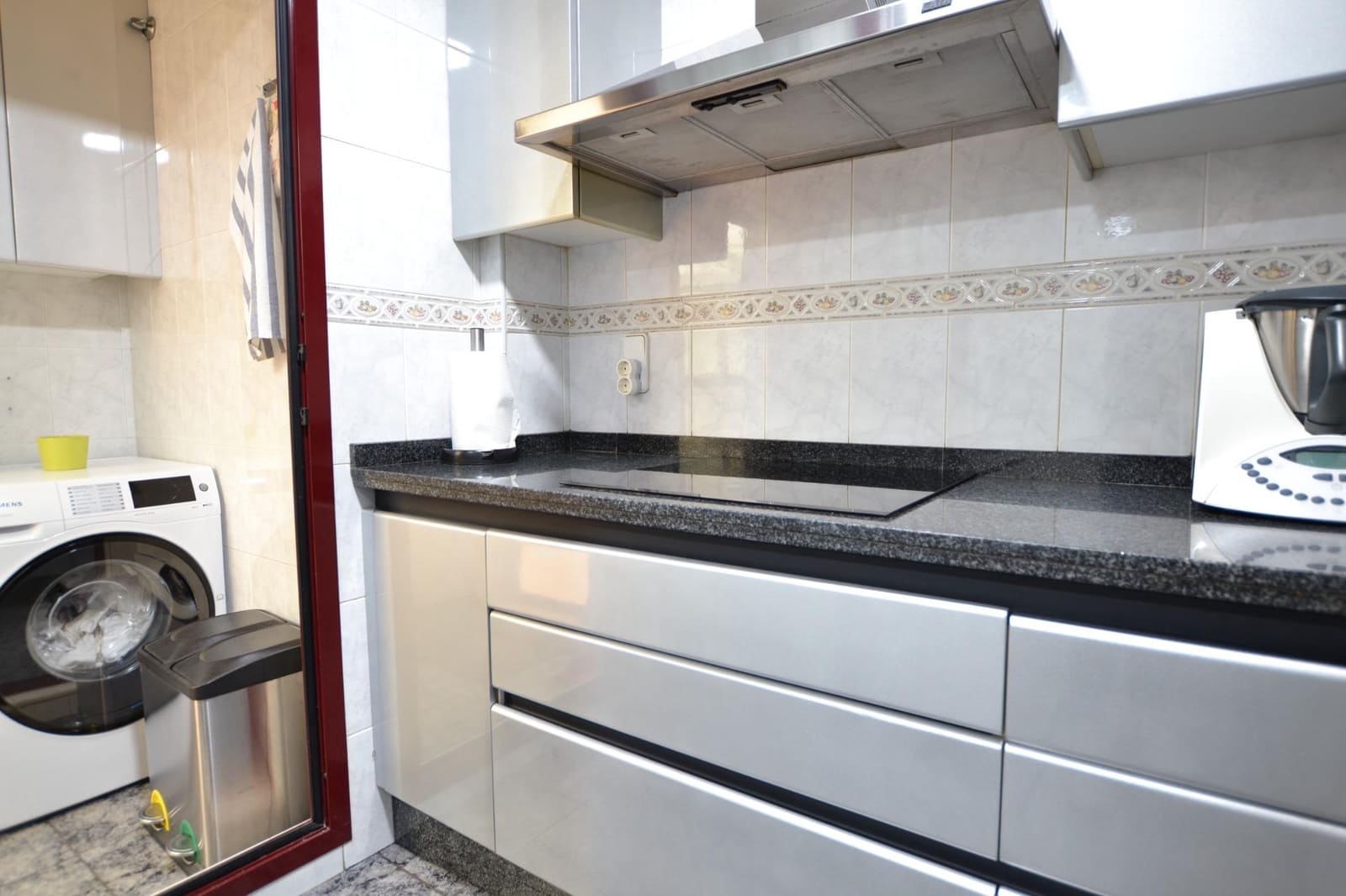 5 bedroom Flat for sale in Cordoba city with garage - € 370,000 (Ref: 9890475)