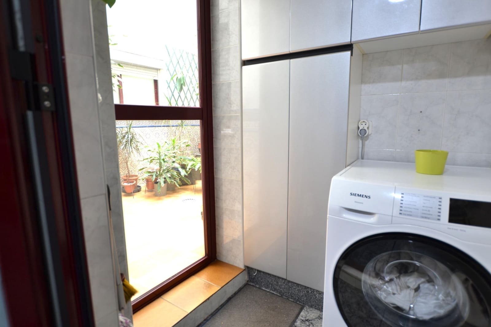 5 bedroom Flat for sale in Cordoba city with garage - € 370,000 (Ref: 9890475)
