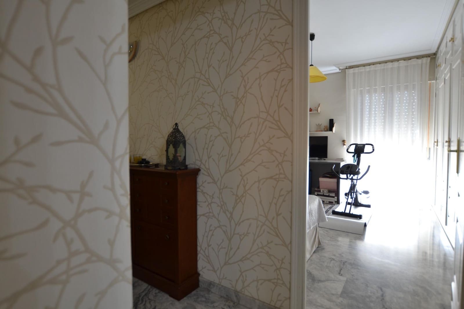5 bedroom Flat for sale in Cordoba city with garage - € 370,000 (Ref: 9890475)