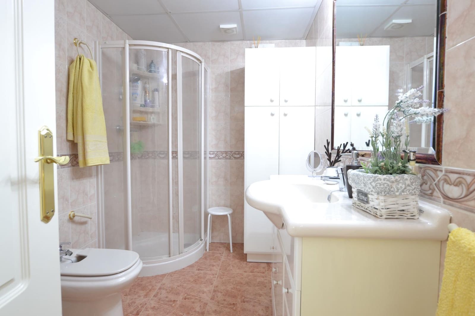 5 bedroom Flat for sale in Cordoba city with garage - € 370,000 (Ref: 9890475)