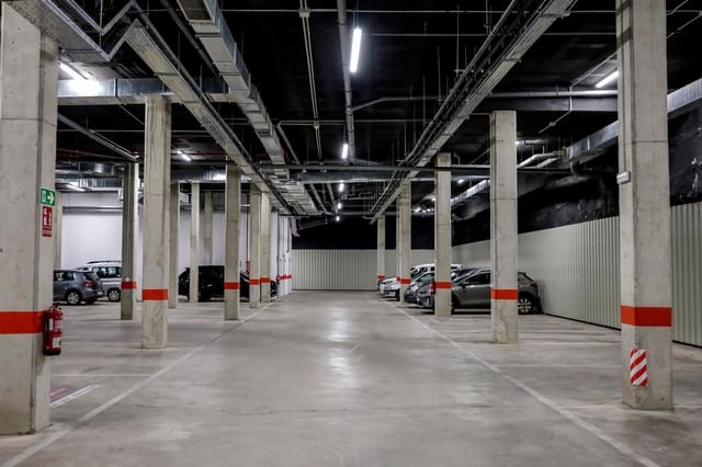 4 chambre Penthouse à vendre à Cordoue ville avec piscine garage - 445 000 € (Ref: 9890477)