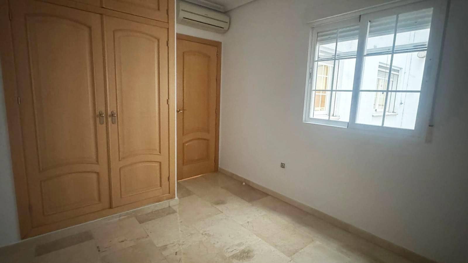 3 soveværelse Lejlighed til salg i Cordoba by - € 249.000 (Ref: 9890478)