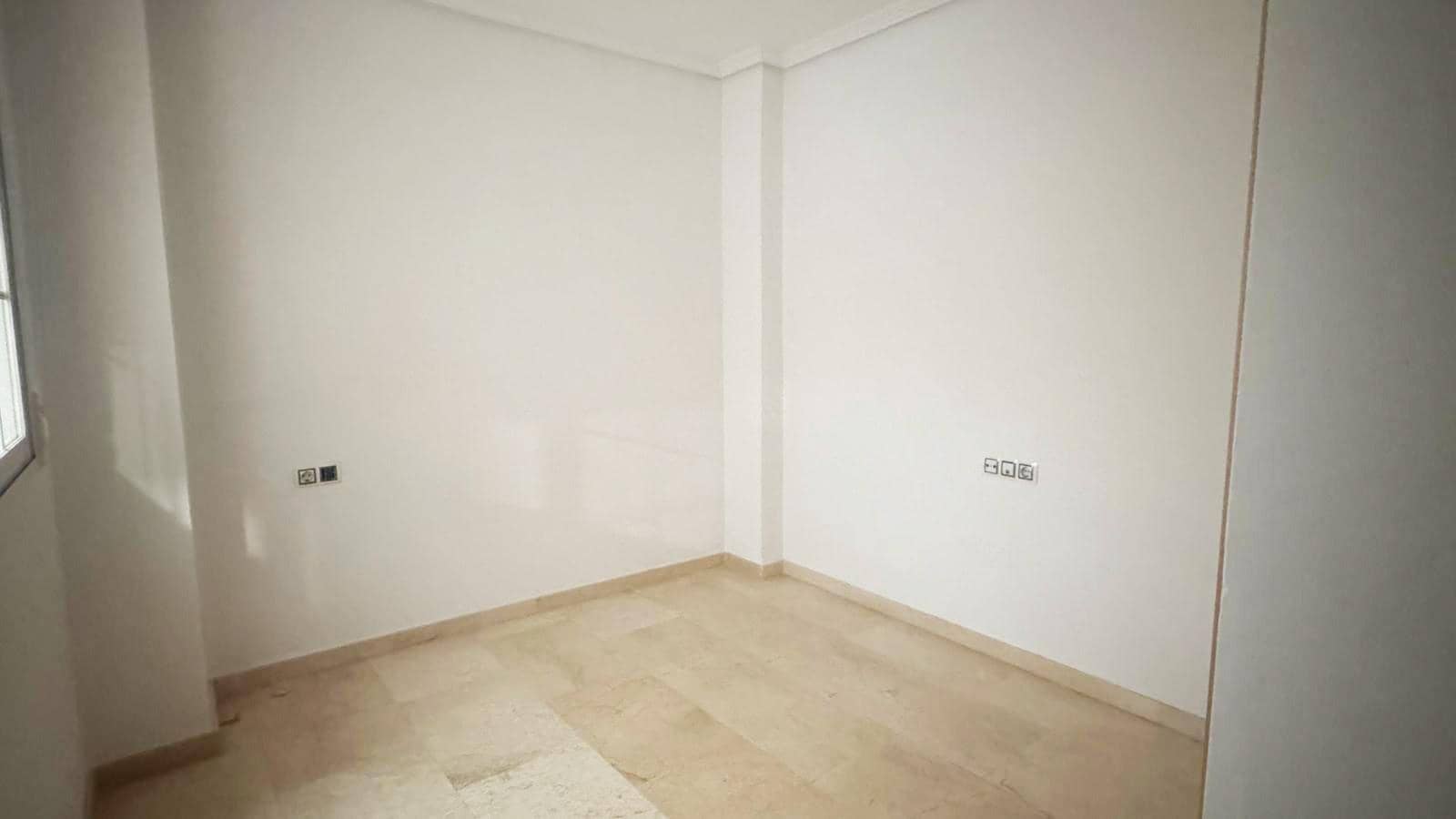 3 soveværelse Lejlighed til salg i Cordoba by - € 249.000 (Ref: 9890478)