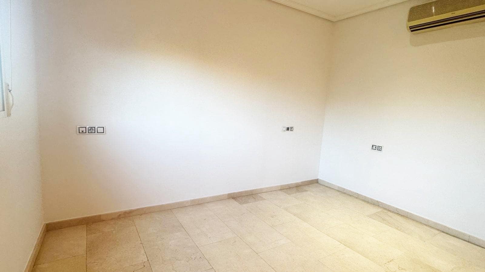 3 soveværelse Lejlighed til salg i Cordoba by - € 249.000 (Ref: 9890478)