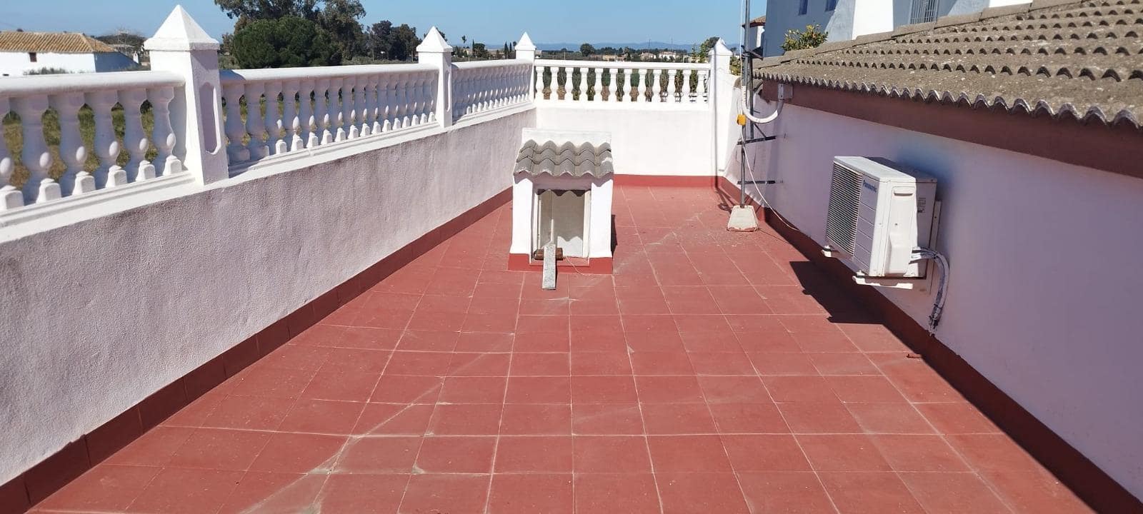 3 chambre Finca/Maison de Campagne à vendre à La Carlota avec garage - 175 000 € (Ref: 9890479)