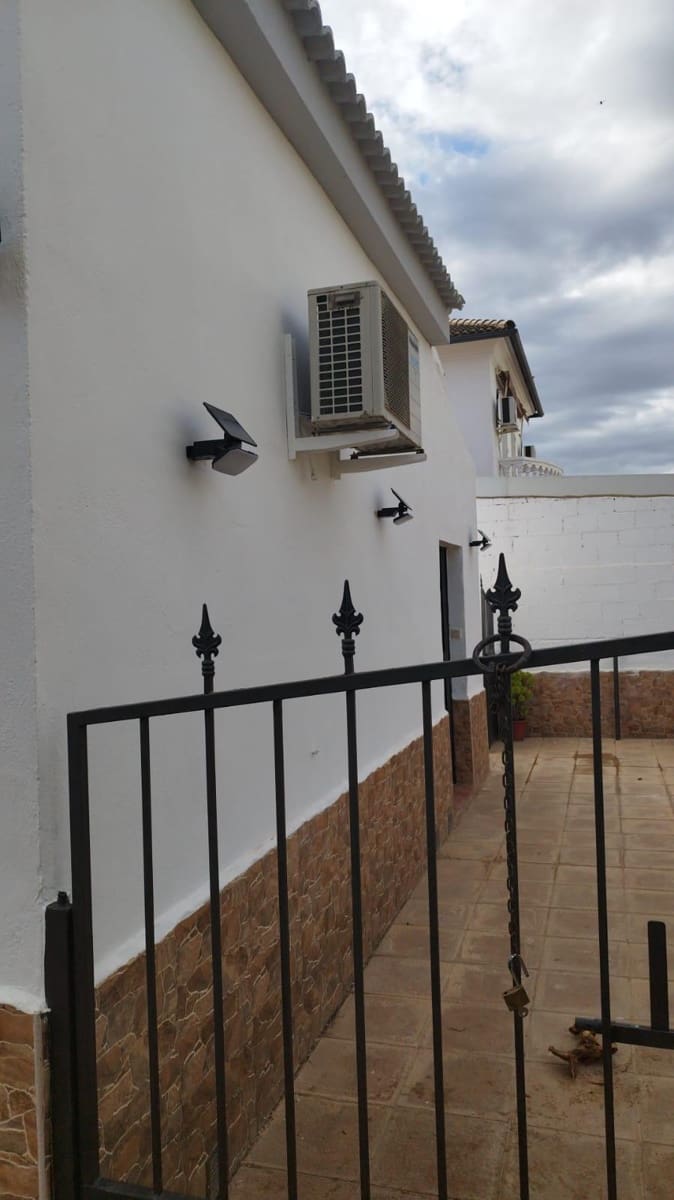 3 chambre Finca/Maison de Campagne à vendre à La Carlota avec garage - 175 000 € (Ref: 9890479)