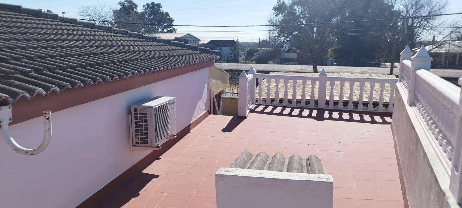 3 chambre Finca/Maison de Campagne à vendre à La Carlota avec garage - 175 000 € (Ref: 9890479)