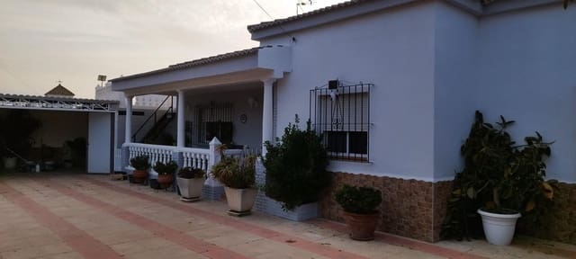 3 chambre Finca/Maison de Campagne à vendre à La Carlota avec garage - 175 000 € (Ref: 9890479)