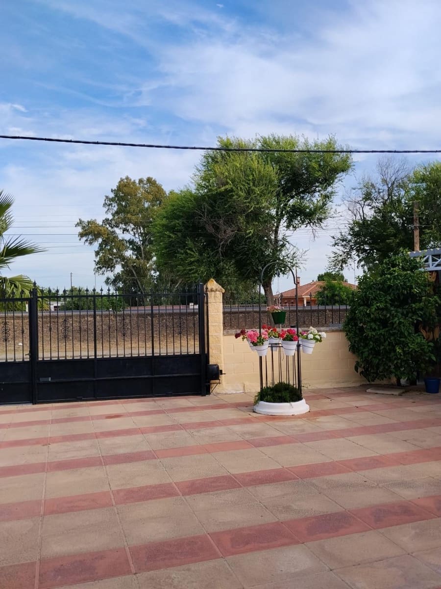 3 chambre Finca/Maison de Campagne à vendre à La Carlota avec garage - 175 000 € (Ref: 9890479)