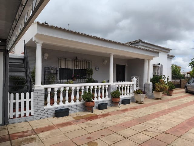 3 chambre Finca/Maison de Campagne à vendre à La Carlota avec garage - 175 000 € (Ref: 9890479)