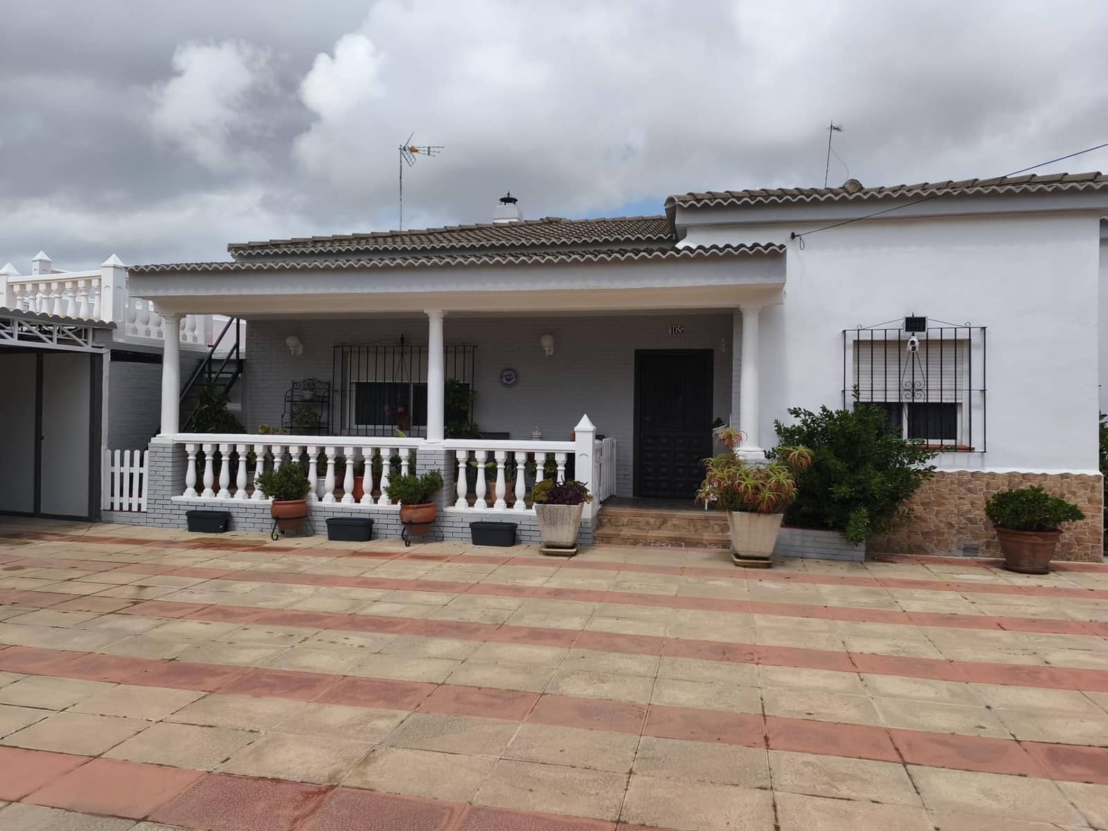 3 chambre Finca/Maison de Campagne à vendre à La Carlota avec garage - 175 000 € (Ref: 9890479)