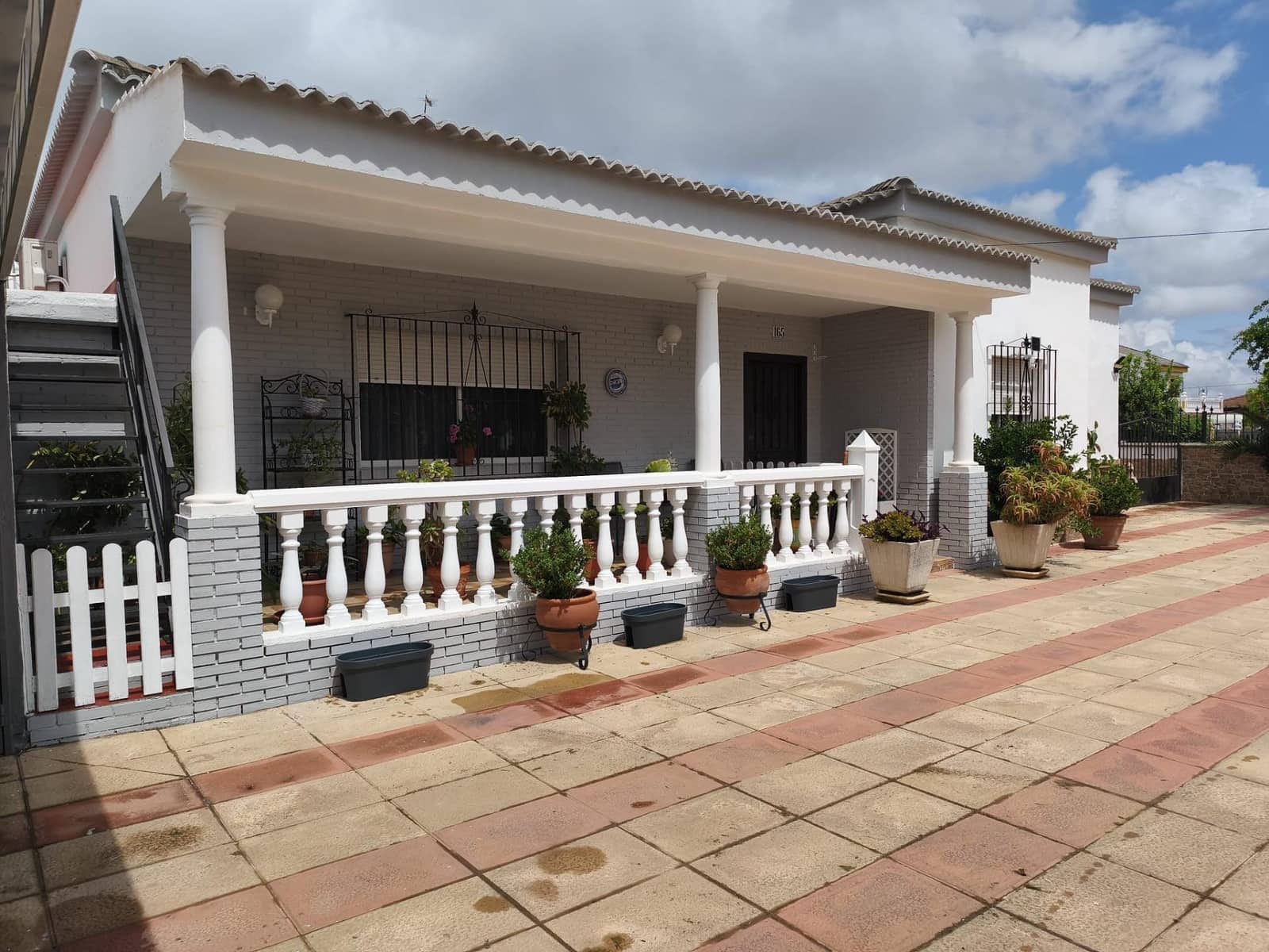 3 chambre Finca/Maison de Campagne à vendre à La Carlota avec garage - 175 000 € (Ref: 9890479)