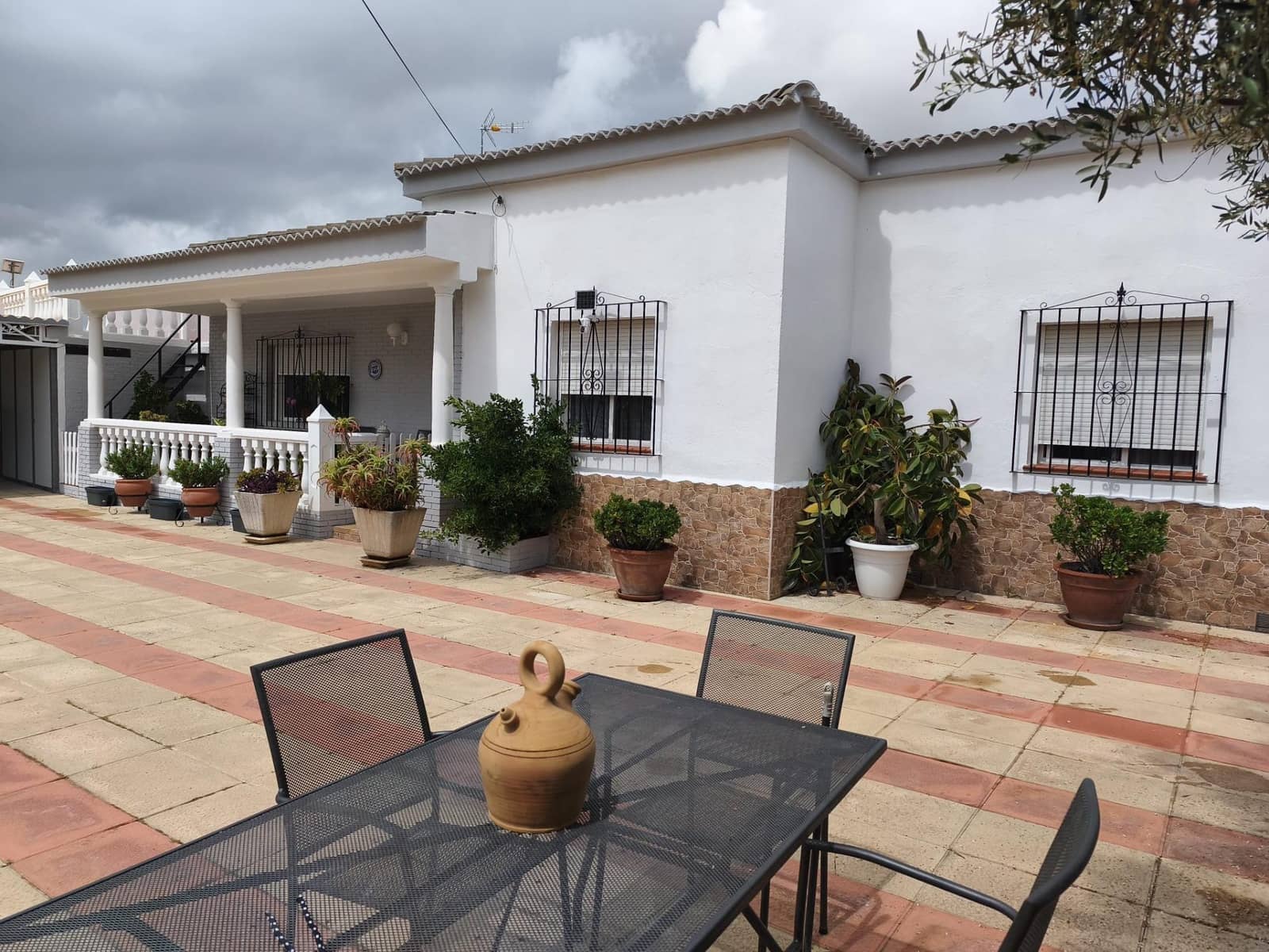 3 chambre Finca/Maison de Campagne à vendre à La Carlota avec garage - 175 000 € (Ref: 9890479)