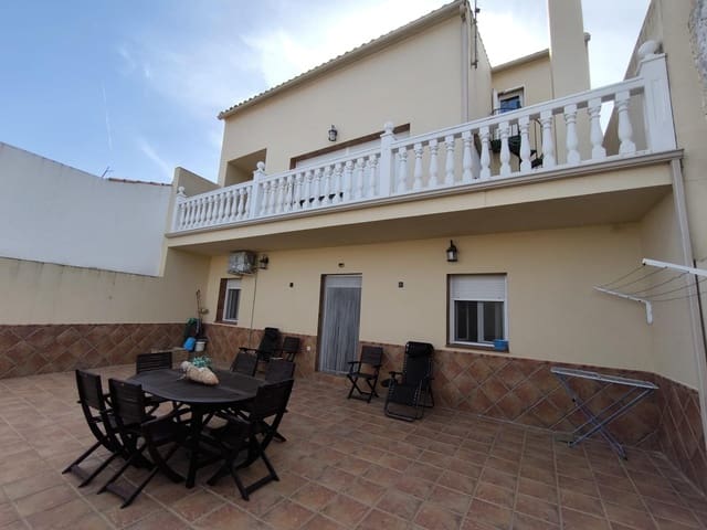 4 Zimmer Haus zu verkaufen in Fuente Obejuna mit Garage - 180.000 € (Ref: 9892453)