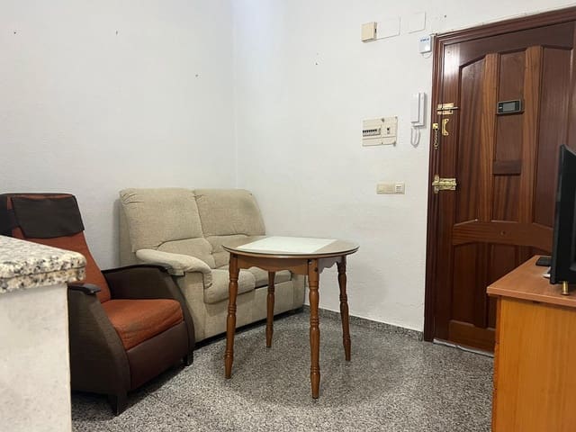1 bedroom Flat for rent in Ciudad Jardín, Córdoba city - € 450 (Ref: 9896407)