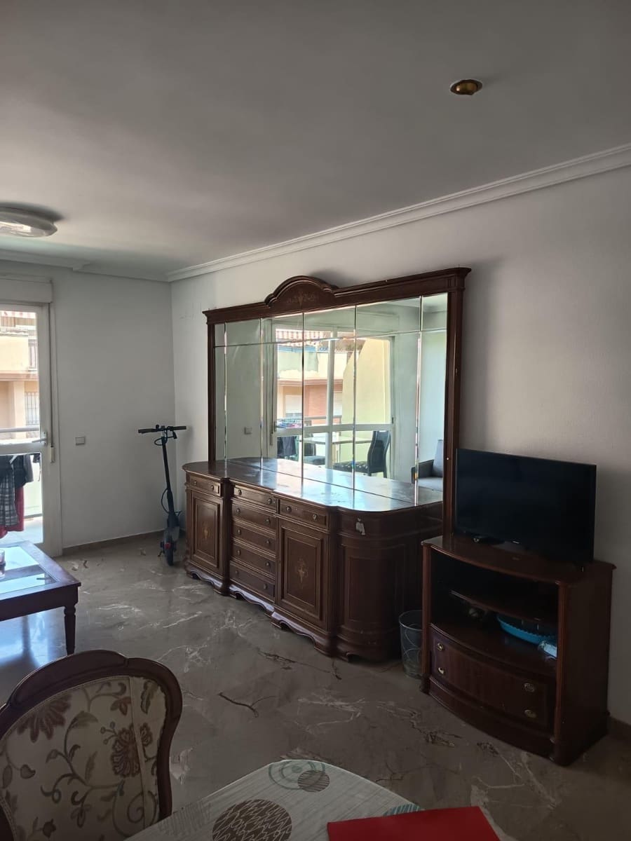 4 slaapkamer Flat te koop in Cordoba stad met zwembad garage - € 299.000 (Ref: 9896408)