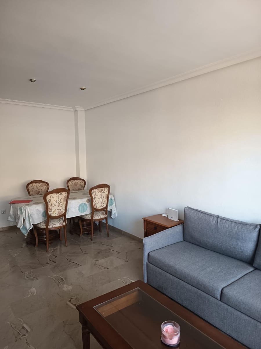 4 slaapkamer Flat te koop in Cordoba stad met zwembad garage - € 299.000 (Ref: 9896408)