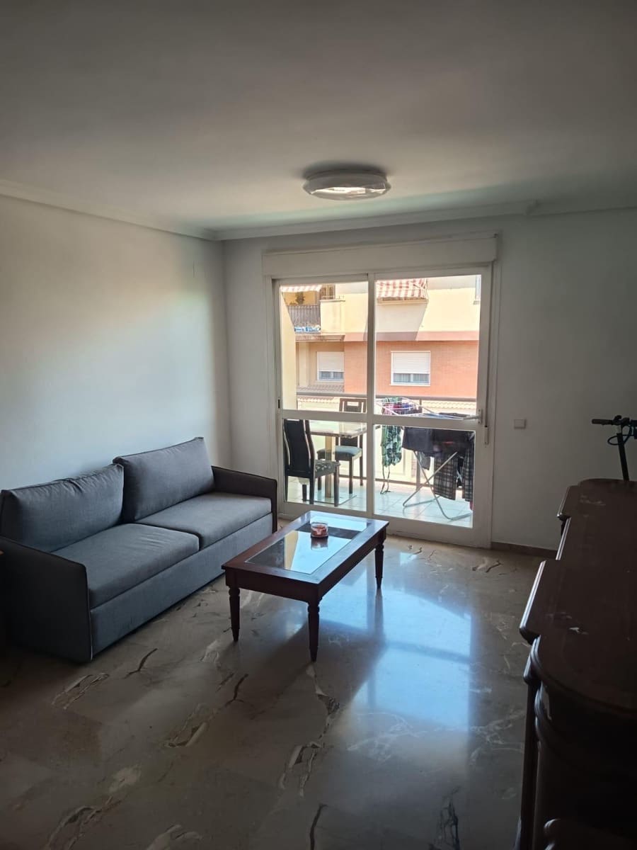 4 slaapkamer Flat te koop in Cordoba stad met zwembad garage - € 299.000 (Ref: 9896408)