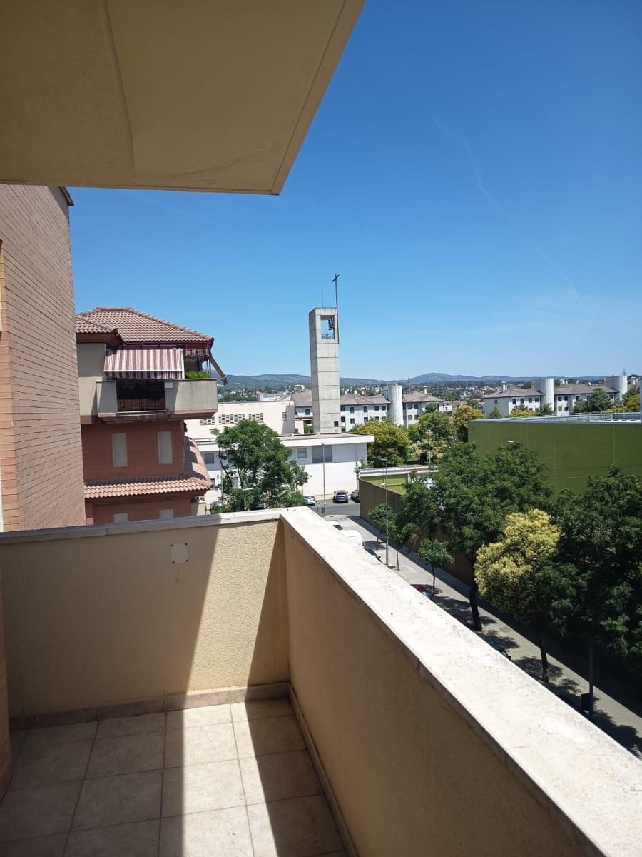 4 slaapkamer Flat te koop in Cordoba stad met zwembad garage - € 299.000 (Ref: 9896408)