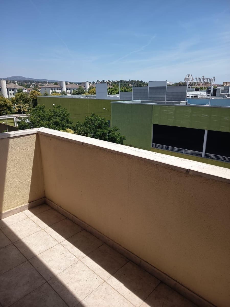 4 slaapkamer Flat te koop in Cordoba stad met zwembad garage - € 299.000 (Ref: 9896408)