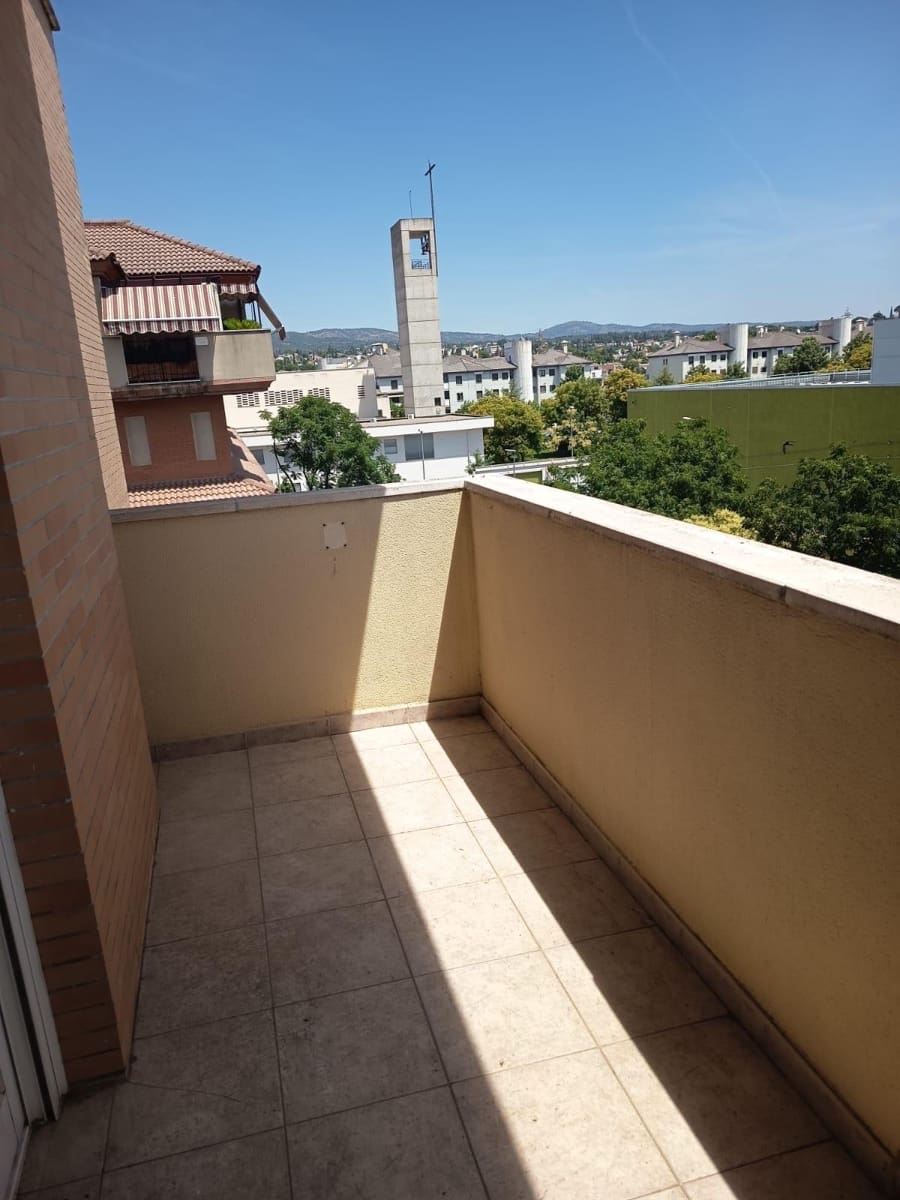 4 slaapkamer Flat te koop in Cordoba stad met zwembad garage - € 299.000 (Ref: 9896408)