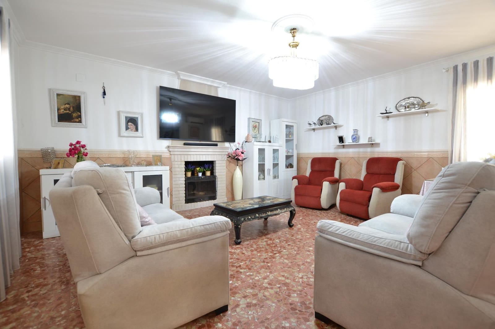 4 slaapkamer Finca/Landhuis te koop in Cordoba stad met zwembad - € 159.000 (Ref: 9896409)