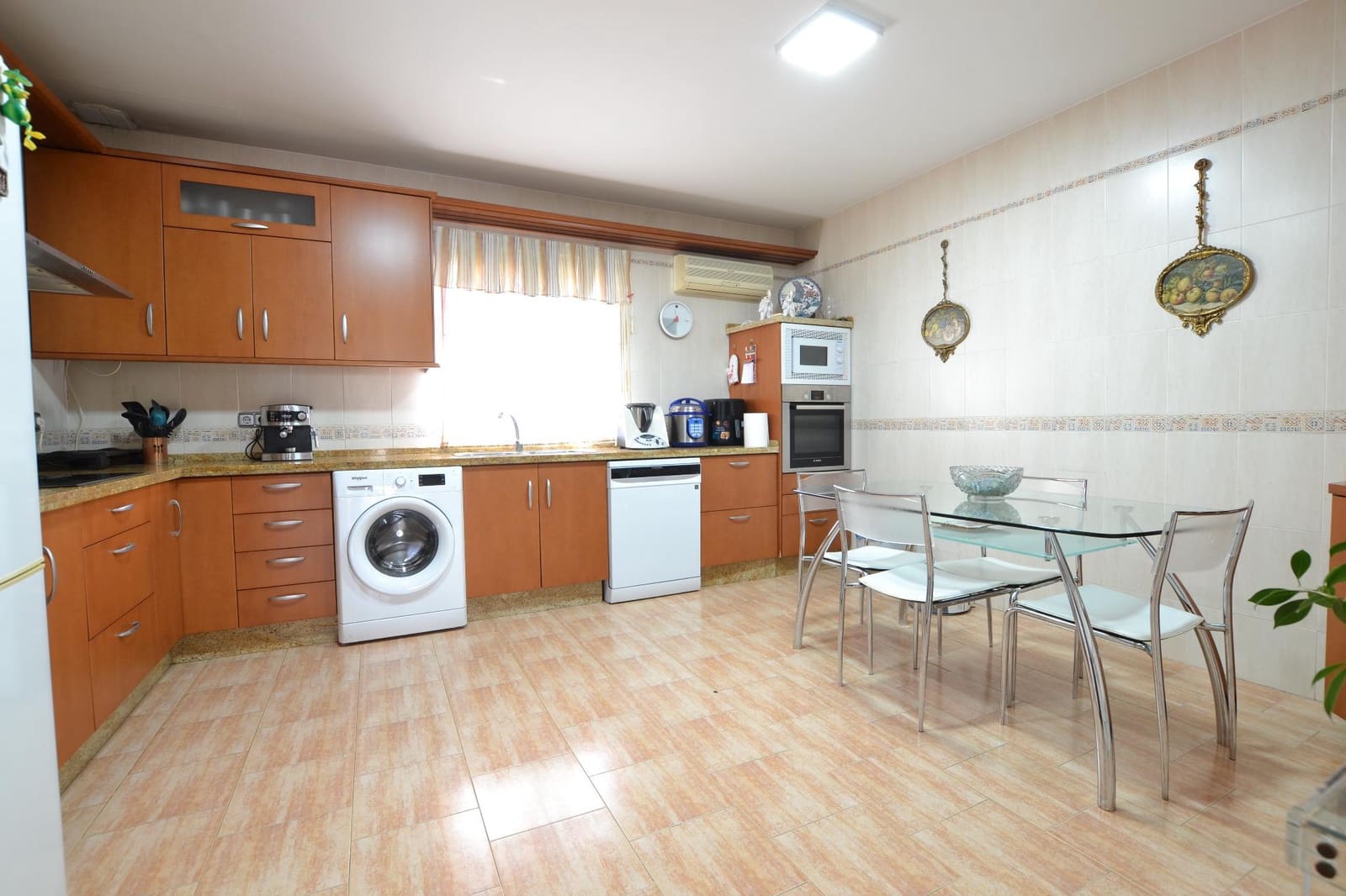 4 slaapkamer Finca/Landhuis te koop in Cordoba stad met zwembad - € 159.000 (Ref: 9896409)