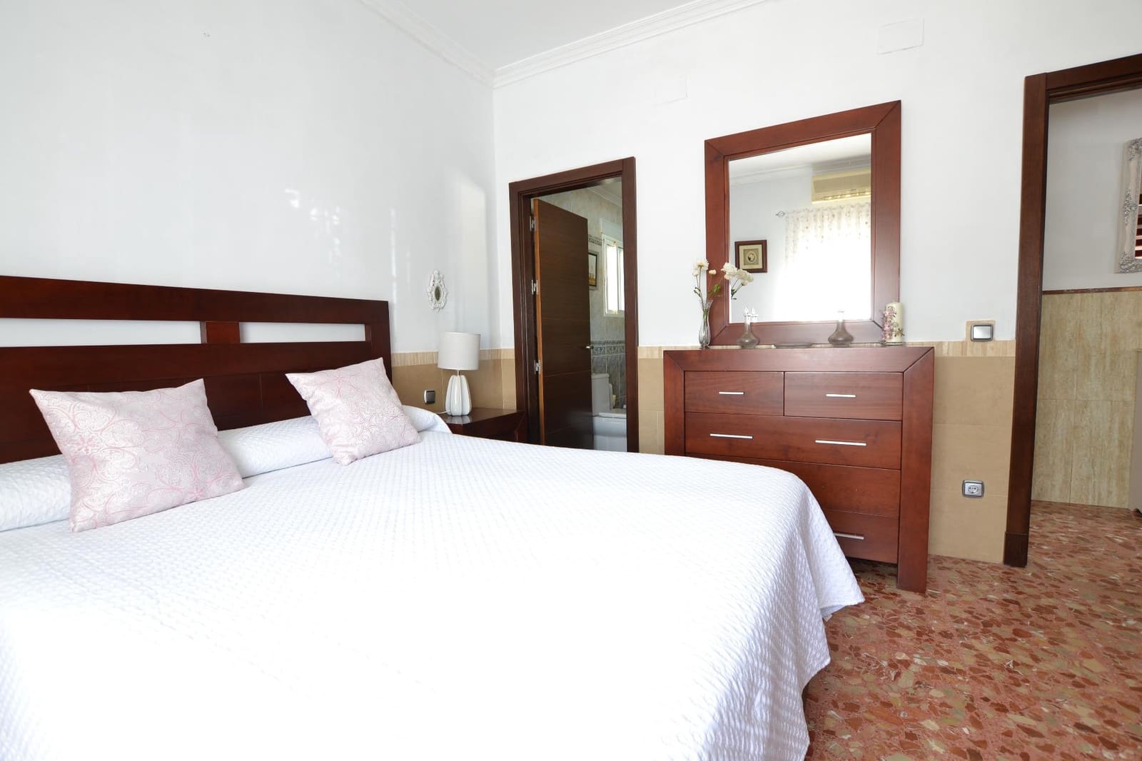 4 slaapkamer Finca/Landhuis te koop in Cordoba stad met zwembad - € 159.000 (Ref: 9896409)