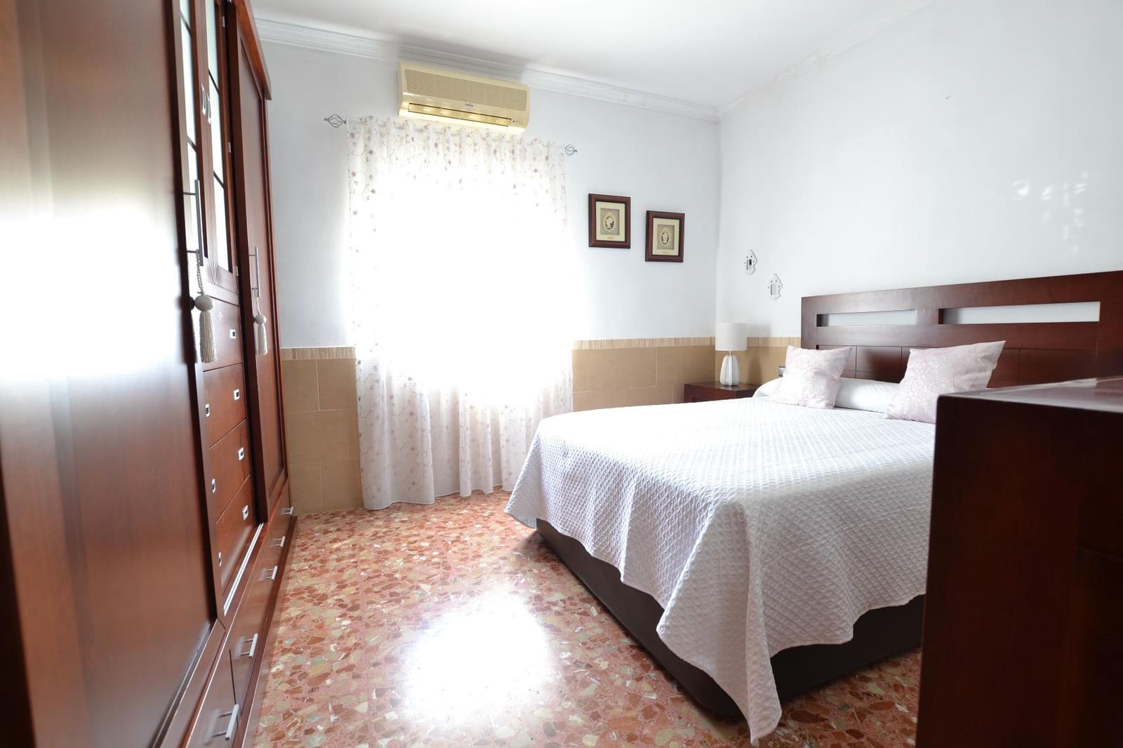 4 slaapkamer Finca/Landhuis te koop in Cordoba stad met zwembad - € 159.000 (Ref: 9896409)