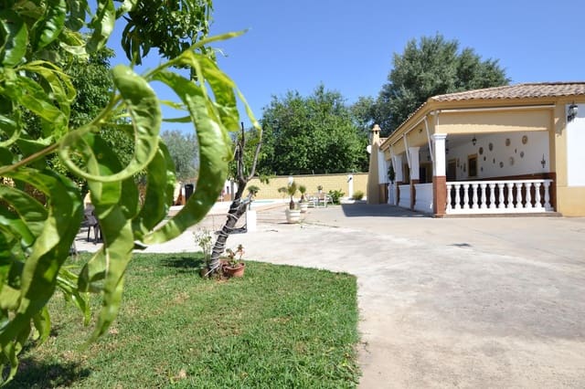 4 slaapkamer Finca/Landhuis te koop in Córdoba stad met zwembad - € 159.000 (Ref: 9896409)