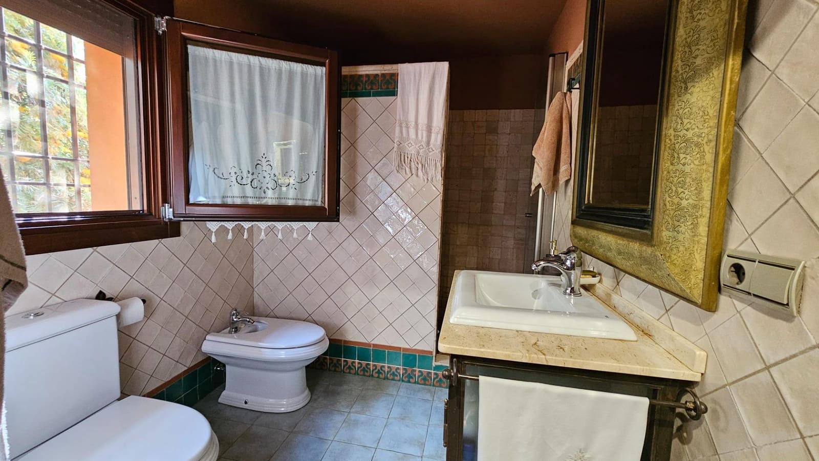 5 Zimmer Villa zu verkaufen in Cordoba Stadt mit Pool Garage - 530.000 € (Ref: 9898877)