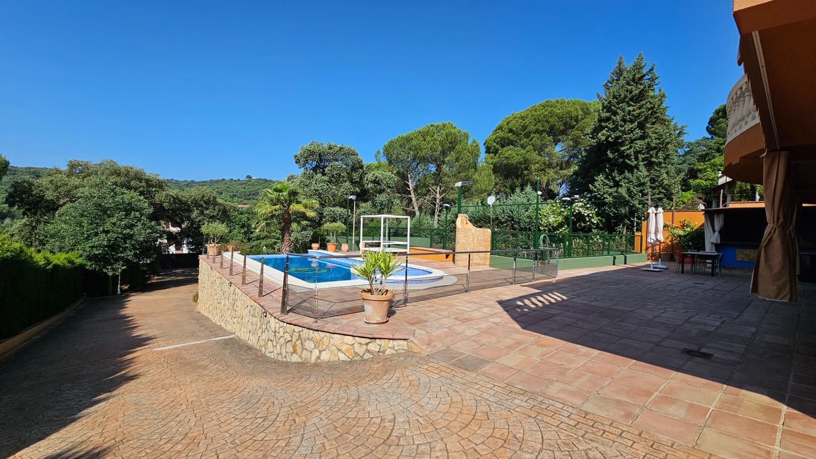 5 Zimmer Villa zu verkaufen in Cordoba Stadt mit Pool Garage - 530.000 € (Ref: 9898877)