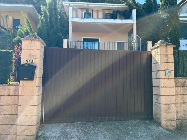 4 camera da letto Villa in vendita in Cordova città con piscina garage - 198.000 € (Rif: 9898880)