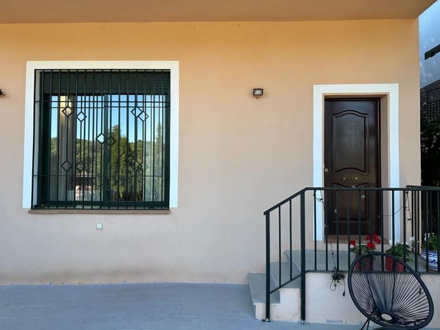 4 camera da letto Villa in vendita in Cordova città con piscina garage - 198.000 € (Rif: 9898880)