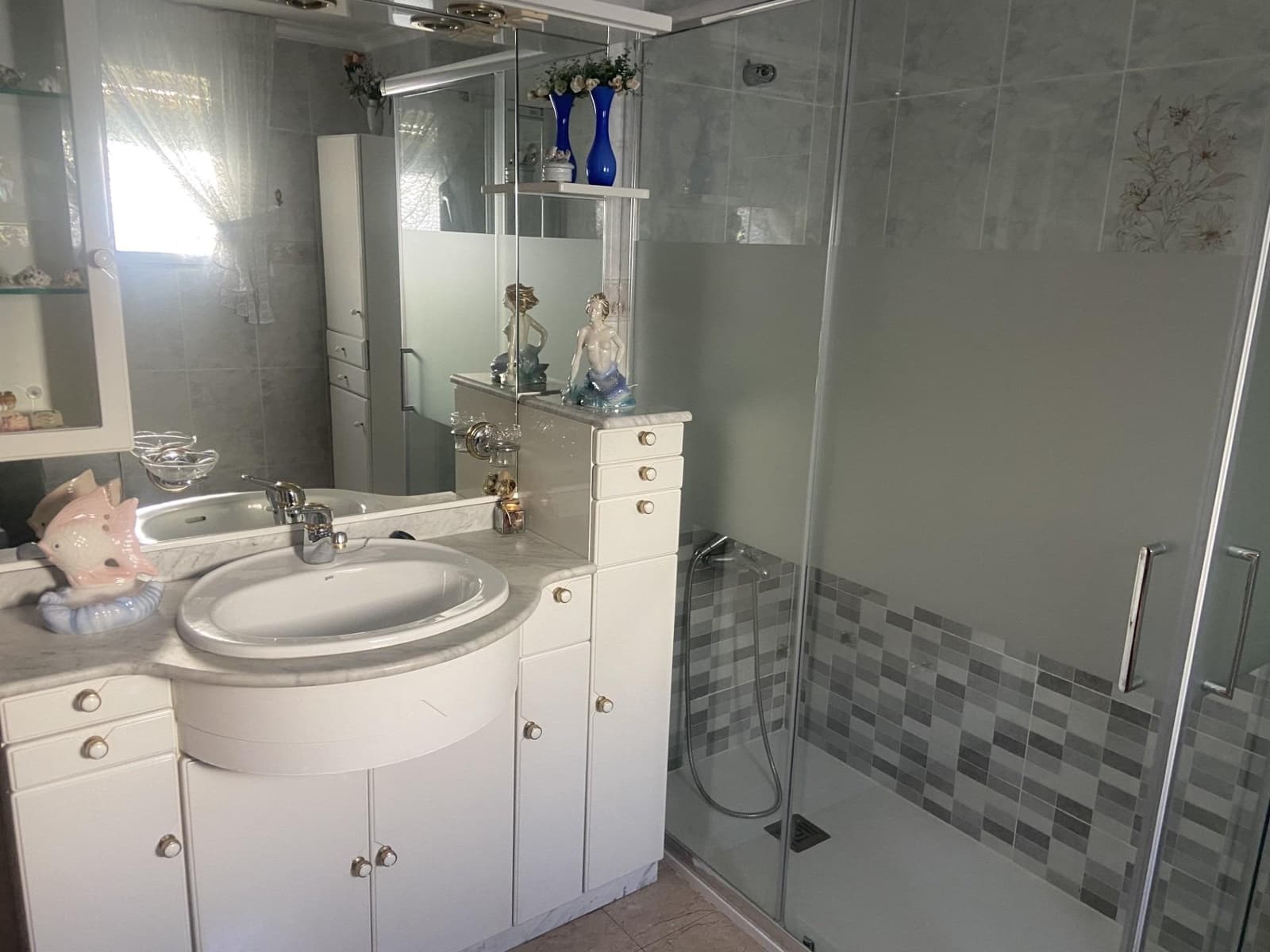 Piso de 4 habitaciones en Córdoba ciudad en venta - 185.000 € (Ref: 9904036)