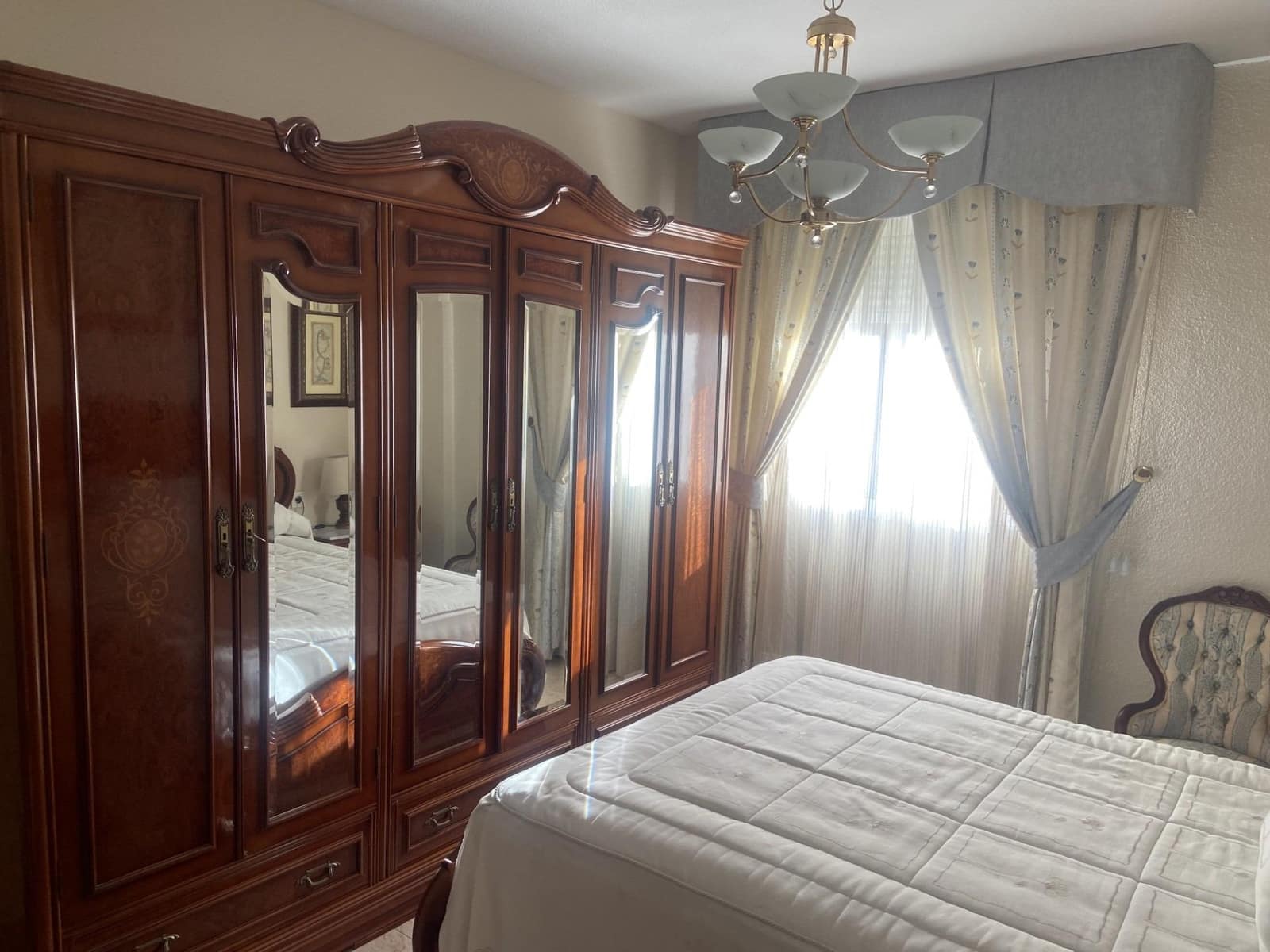 Piso de 4 habitaciones en Córdoba ciudad en venta - 185.000 € (Ref: 9904036)