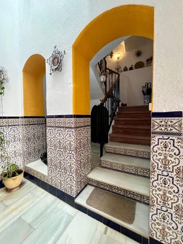 Casa de 5 habitaciones en Córdoba ciudad en venta - 233.000 € (Ref: 9908093)
