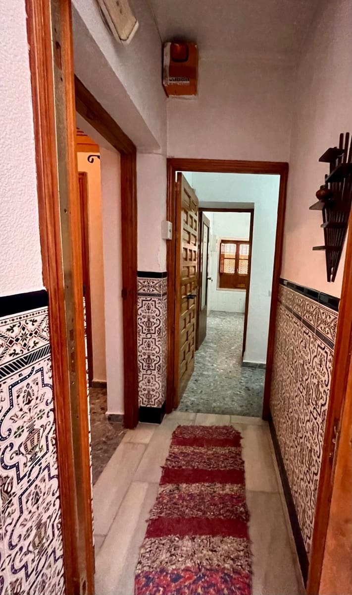 5 slaapkamer Huis te koop in Cordoba stad - € 230.000 (Ref: 9908093)