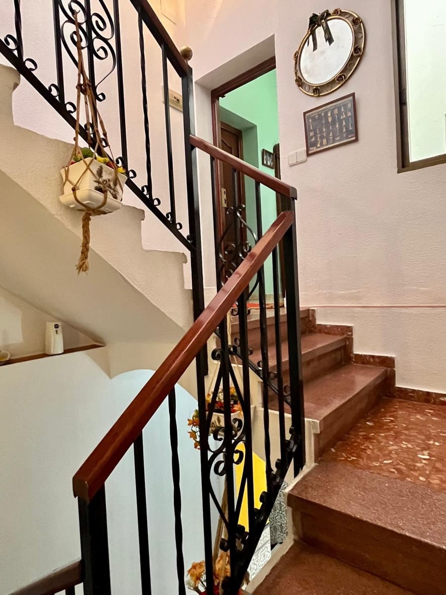 5 slaapkamer Huis te koop in Cordoba stad - € 230.000 (Ref: 9908093)