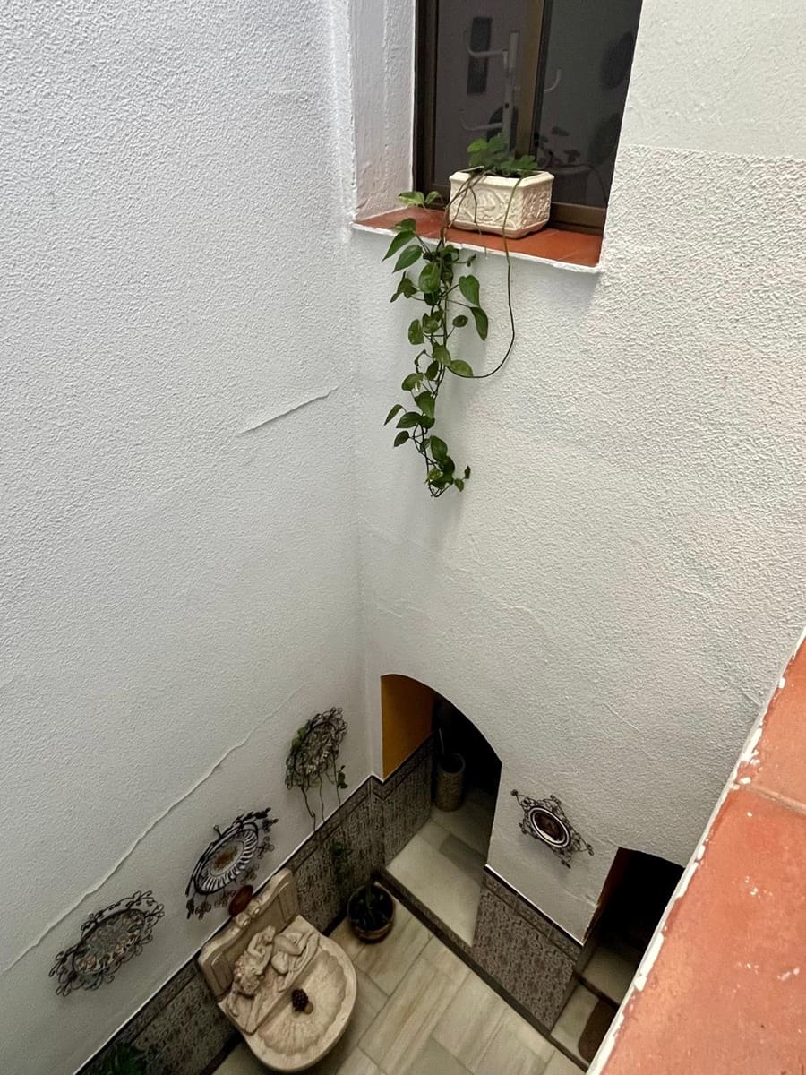 5 slaapkamer Huis te koop in Cordoba stad - € 230.000 (Ref: 9908093)