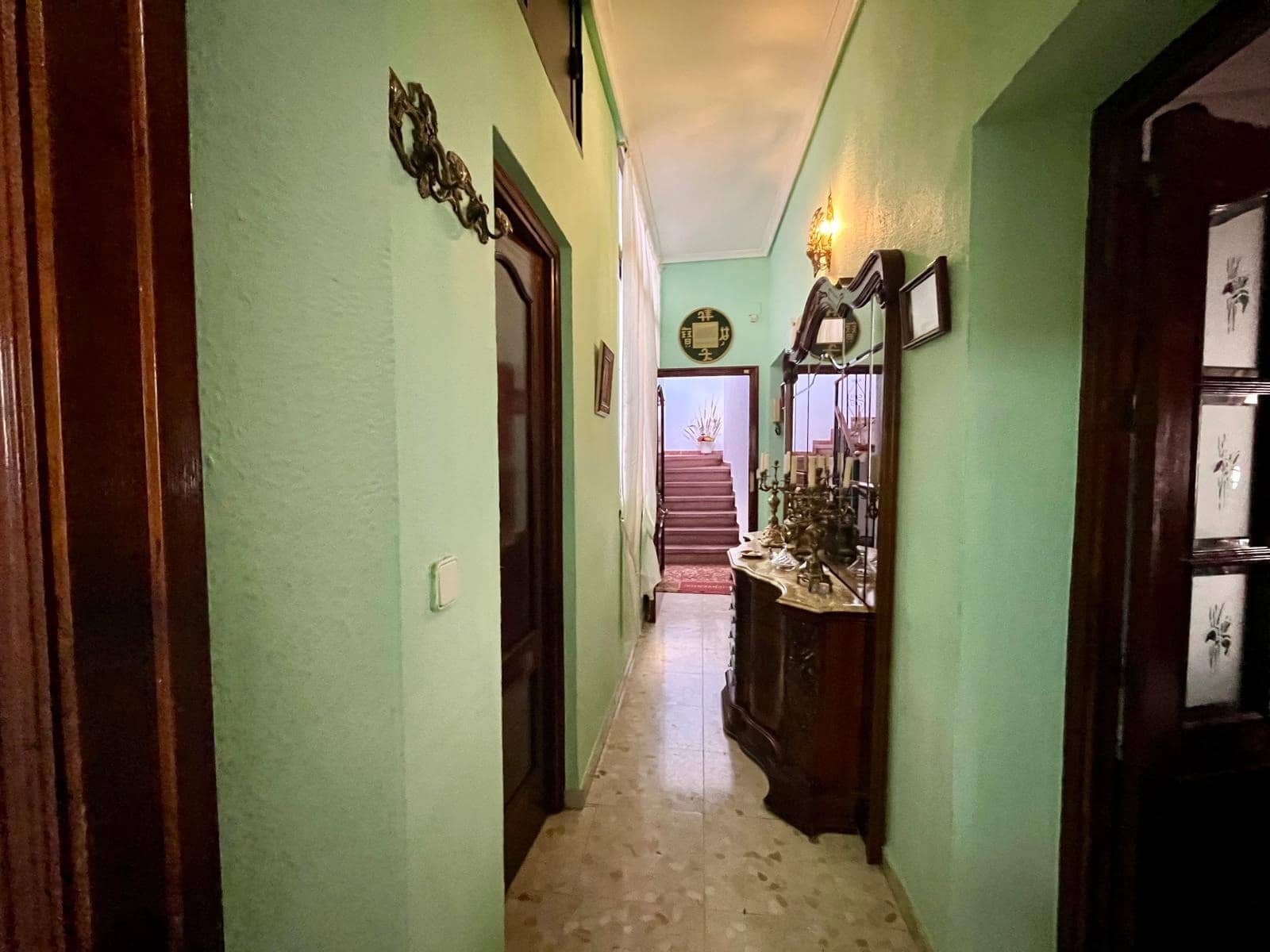 5 slaapkamer Huis te koop in Cordoba stad - € 230.000 (Ref: 9908093)
