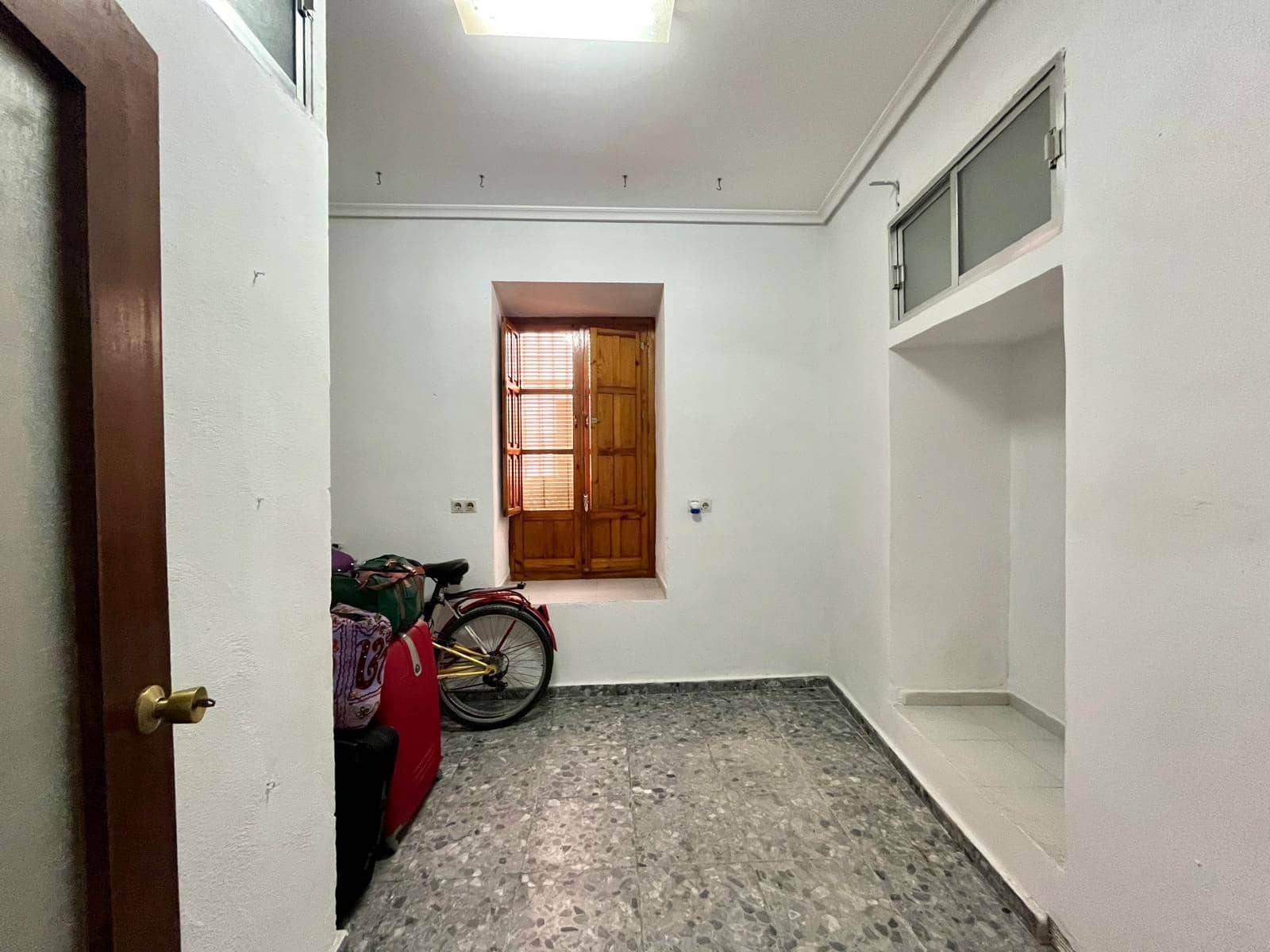 5 slaapkamer Huis te koop in Cordoba stad - € 230.000 (Ref: 9908093)