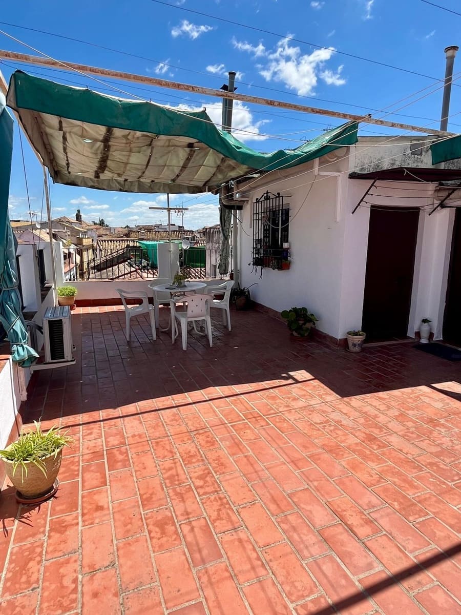 5 slaapkamer Huis te koop in Cordoba stad - € 230.000 (Ref: 9908093)