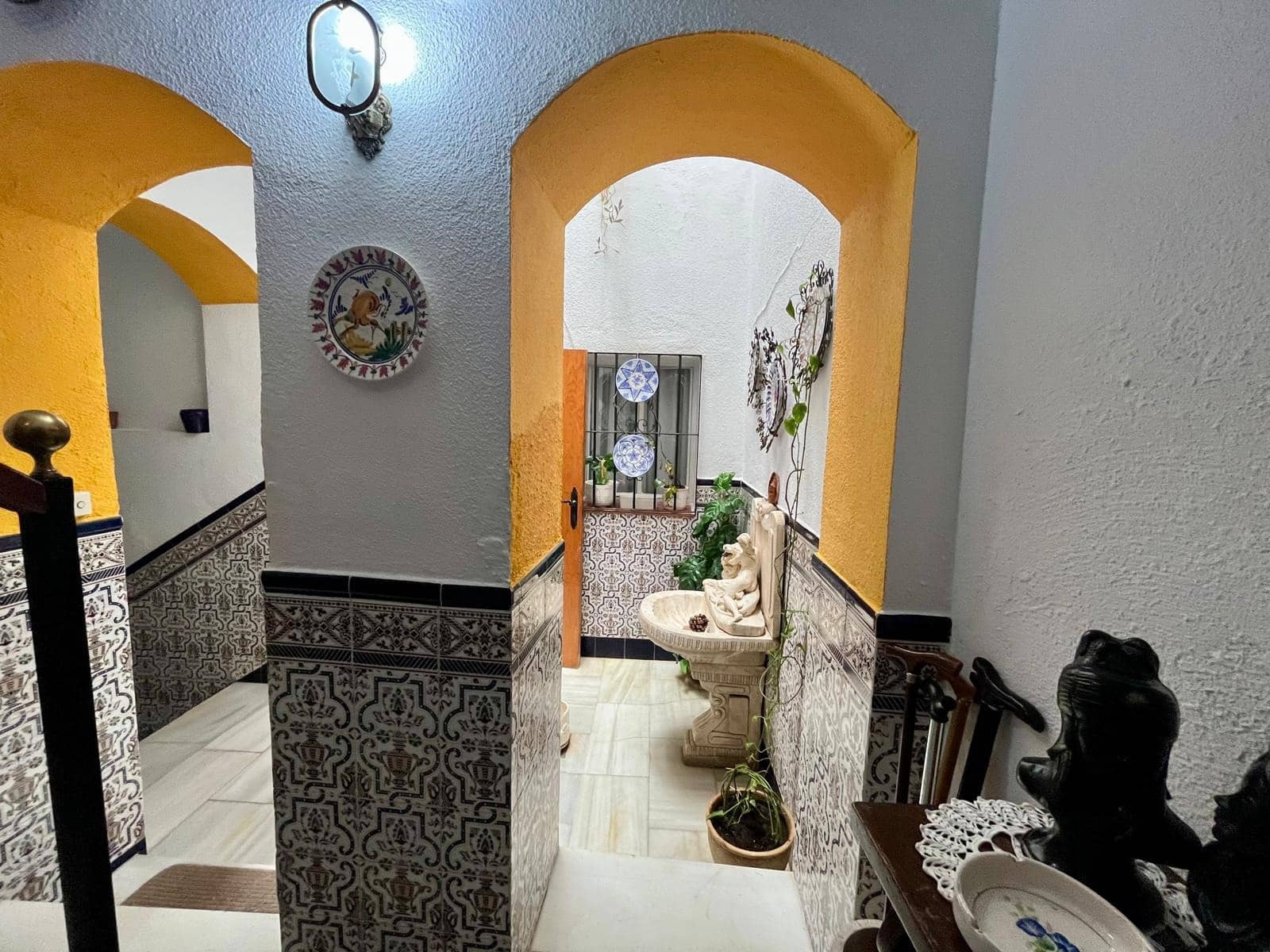 5 slaapkamer Huis te koop in Cordoba stad - € 230.000 (Ref: 9908093)