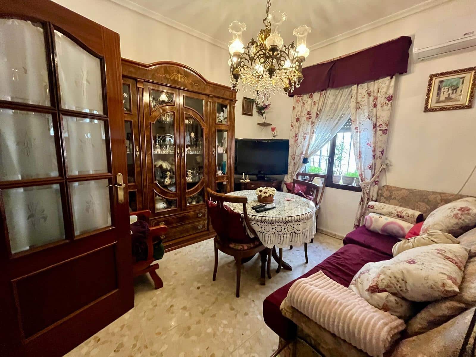 5 slaapkamer Huis te koop in Cordoba stad - € 230.000 (Ref: 9908093)